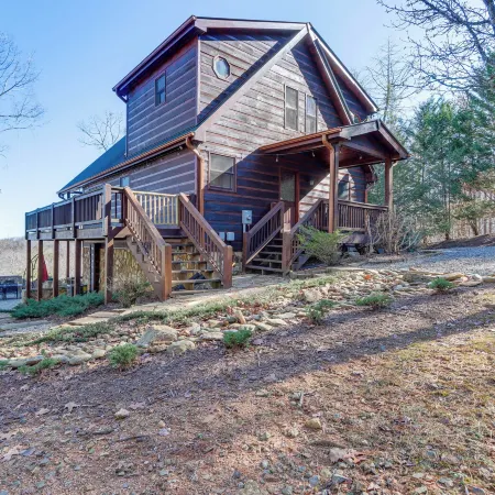 Gorgeous Blue Ridge Mountain Retreat Deck and View!
