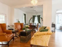 The August Inn Hotel di Spring