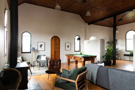 Sunday House - Luxury Restored Church in Historic Maldon