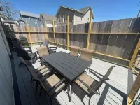 Cozy 2-bedroom apartment in enjoyable Elkader with AC, WiFi, view of downtown Отели в г. Элкадер