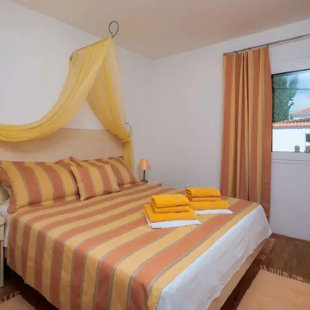Apartment Oaza - Three Bedroom Apartment with Terrace and Sea View