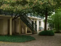 Résidence Chlorophylle Hotels in Arcueil