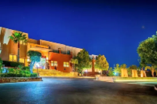 塞維歐斯鄉村飯店及簡易別墅 - 全包