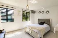 Dorado 6BR  Family & Group Retreat