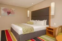Ela Beach Hotel & Apartments