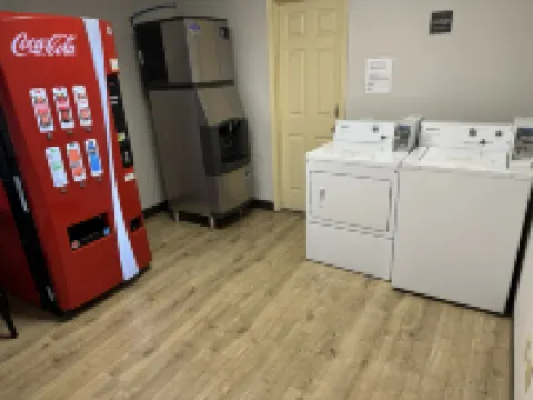 Red Roof Inn & Suites Marysville Hotels in Marysville