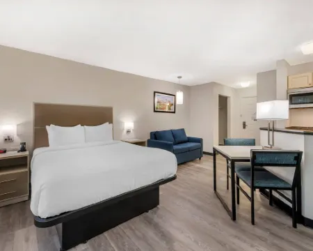 Dulles Suites Hotels in Potomac