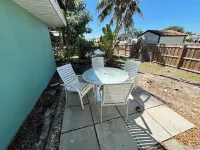 Gulf Access Canal & Dock 1.2 Miles 2 Beach Just Redone Close 2 Barefoot Beach!!! Hotels in Bonita Springs