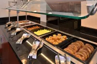 Holiday Inn MADISON AT THE AMERICAN CENTER by IHG - Bữa sáng