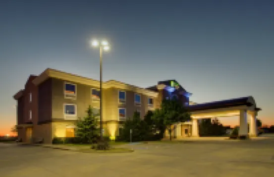 Holiday Inn Express & Suites VERNON COLLEGE AREA (HWY 287) by IHG