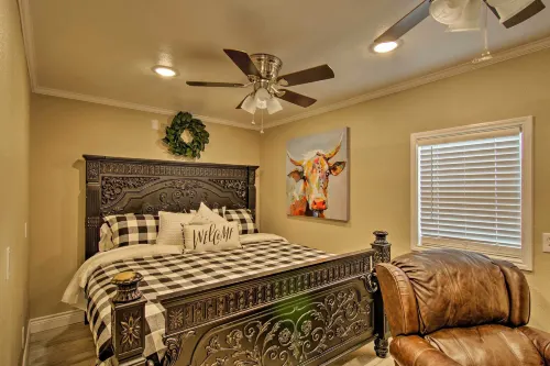 Walk to Texas Tech! Cozy Lubbock Gem w/ Patio - Homestays