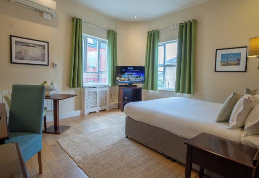 카운티 호텔 첼름스퍼드