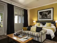 Founders Lodge by Mantis