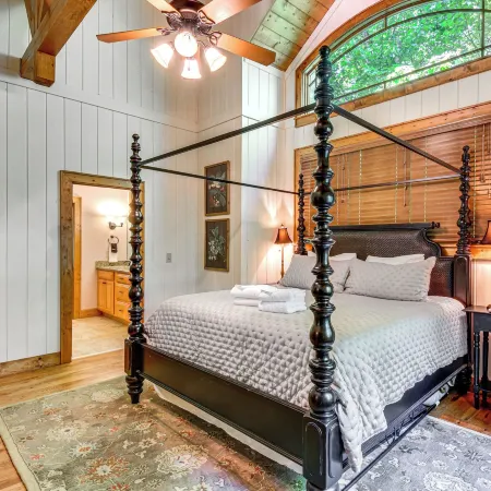 Group-Friendly Golf Getaway! 5 Mi to Cashiers