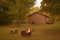 3 Blocks to the Lake & Close to Downtown, High Speed Internet, Sleeps 6!