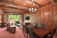 Slopeside Hotel by Seven Springs Resort