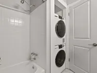 Spacious 2BR 1BA Haven - Perfect for Families Hotels in Rochester Hills