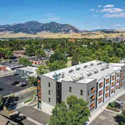 Your Bozeman Basecamp: Comfortable Condo in the Perfect Downtown Location Others