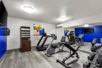 كمفرت إن آند سويتس سربرايز نير صن سيتي ويست - نادي رياضي