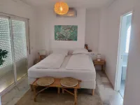 Relaxed Retreat With Pool