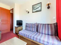 Apartment in French Alps with Ski Access - Parvekkeita