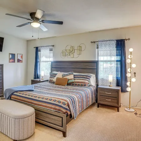 Quiet Townhome w/ Mountain Views in Green Valley