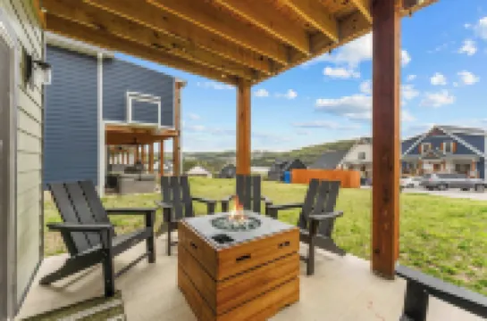 Green Wood Getaway for 18 Hotels in Ridgedale