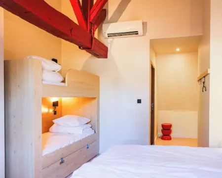 Mustard Hostel Hotels in Dijon