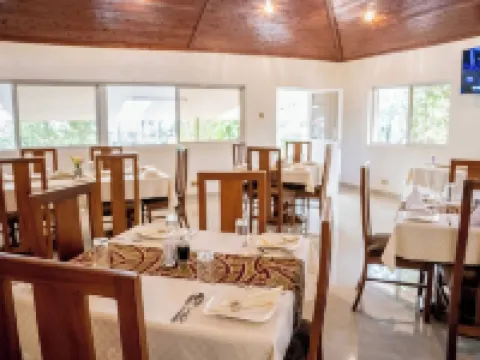 Jopedwin Rehema House Hoteles en Kitale