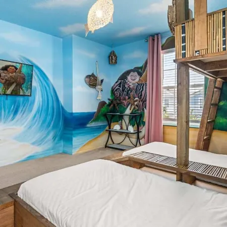 Luxe 7BR Solterra Villa Games Pool & Themed Rooms