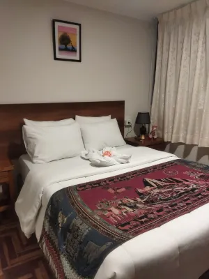 圖帕克·尤潘基之家旅舍 酒店