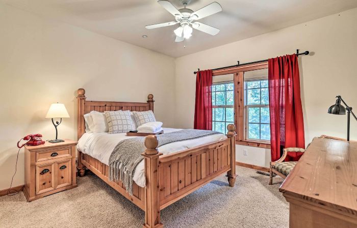 Spacious Lake Arrowhead Home w/ Putting Green