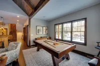 Walk to Loon Mtn Lift: Luxe Family Home w/ Hot Tub - Country Houses