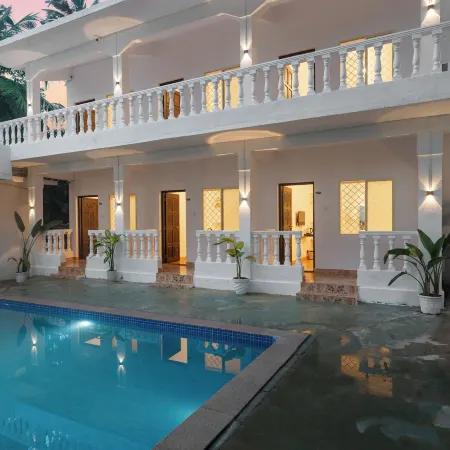 8fold by Larisa, Siolim