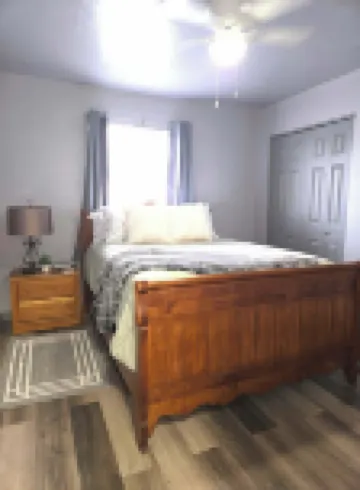 Remodeled Townhome with City Views