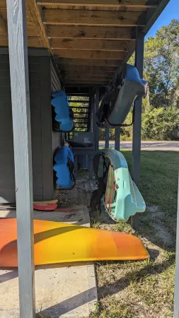 Mermaids Hideaway on the banks of beautiful waterways