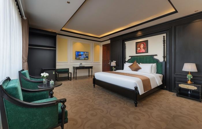 Grand Luxury Hotel
