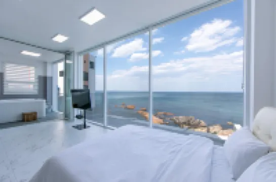 Yeongdeok Pool Villa Six Hotels in 