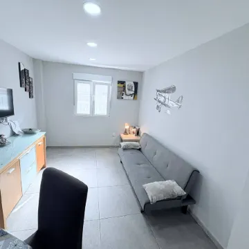 Charming 2 Bedroom Apartment in Elx, Spain Отели рядом с достопримечательностью «Edificio ALTET»