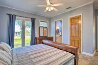 Charming Gainesville Retreat: Barn, Horses Welcome - Pet friendly