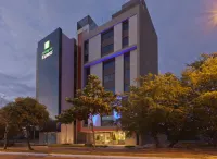 約帕爾智選假日飯店 住宿飯店