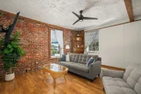 Circle Overlook-Private Downtown apartment