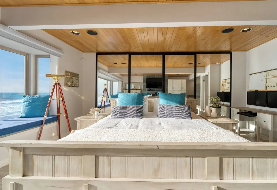 Oceanfront La Selva Beach Home w/ Fireplace, Views & Direct Beach
