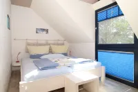 Sauna, fireplace, SKY TV, V&B whirlpool, WLAN, lake view, close to the Baltic Sea, LAST MINUTE