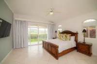 Colina 5E 2 Bdr Garden View in Los Suenos - parking