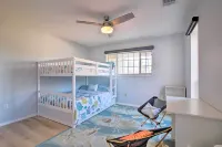 Sunny Lakefront Escape w/ Private Beach & Deck - parkir