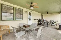 Pool & Large Covered Patio! Decatur Family Getaway - 2 Sao