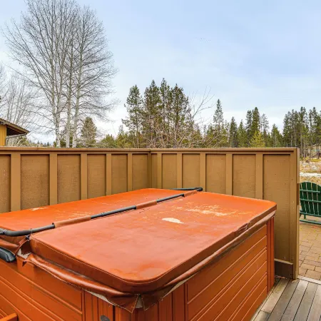 Hot Tub & Dock: Deschutes River All-season Retreat