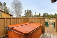 Hot Tub & Dock: Deschutes River All-season Retreat - Wifi
