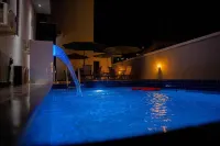 Adedots Apartment And Suites - Holiday Apartments